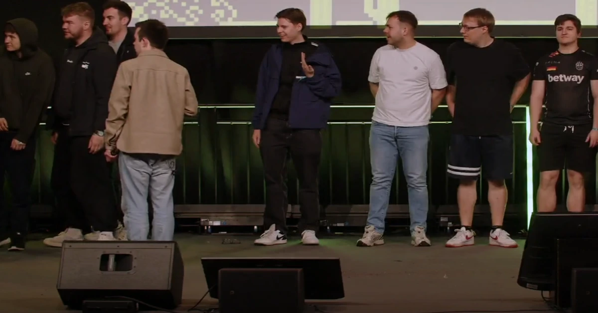 Un Pro de CS2 Banni 10 Ans Après Avoir Frappé son Adversaire en Direct Un Pro de CS2 Banni 10 Ans Après Avoir Frappé son Adversaire en Direct
