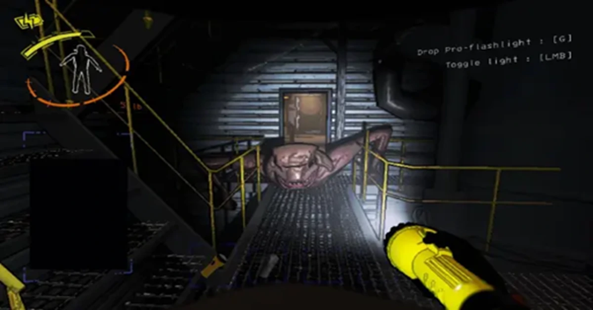 Des joueurs de Lethal Company transportent de la ferraille lourde en esquivant un dangereux monstre Thumper