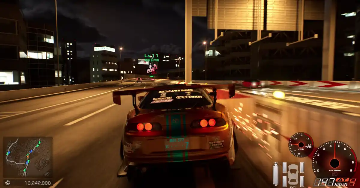 Tokyo Xtreme Racer revient avec ses mécaniques de drift emblématiques et ses visuels néon sur le Shuto Expressway.
