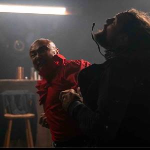 Mia and the Dragon Princess - Coup de poing