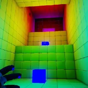 QUBE: Against the Qlock – Cauchemar Néon